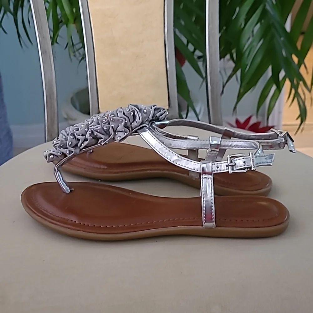 Gianni Bini Ladies Sandals ❤️ - Picture 3 of 8